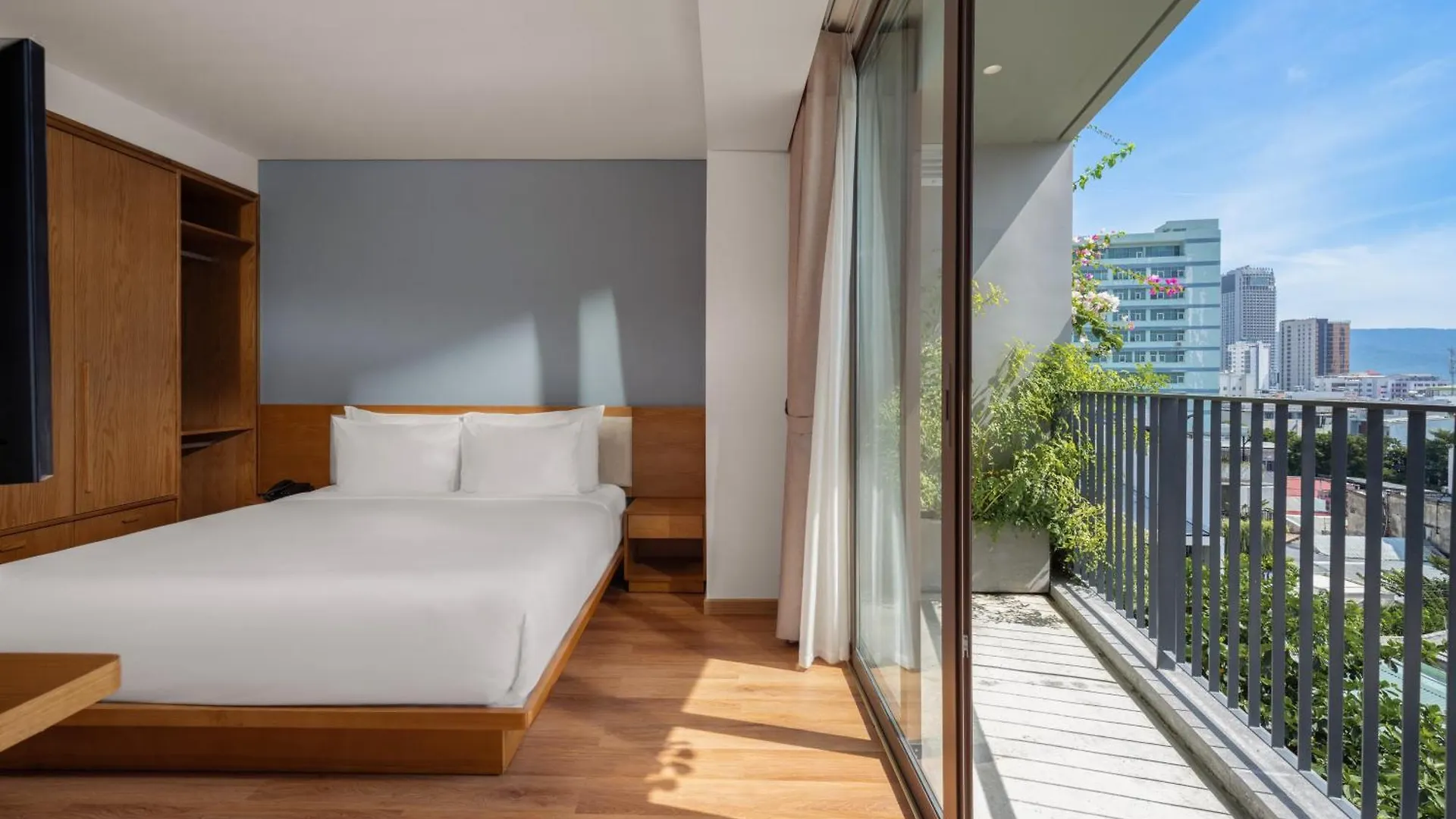 Vernal Hotel & Apartment Da Nang 0*,  Vietnam