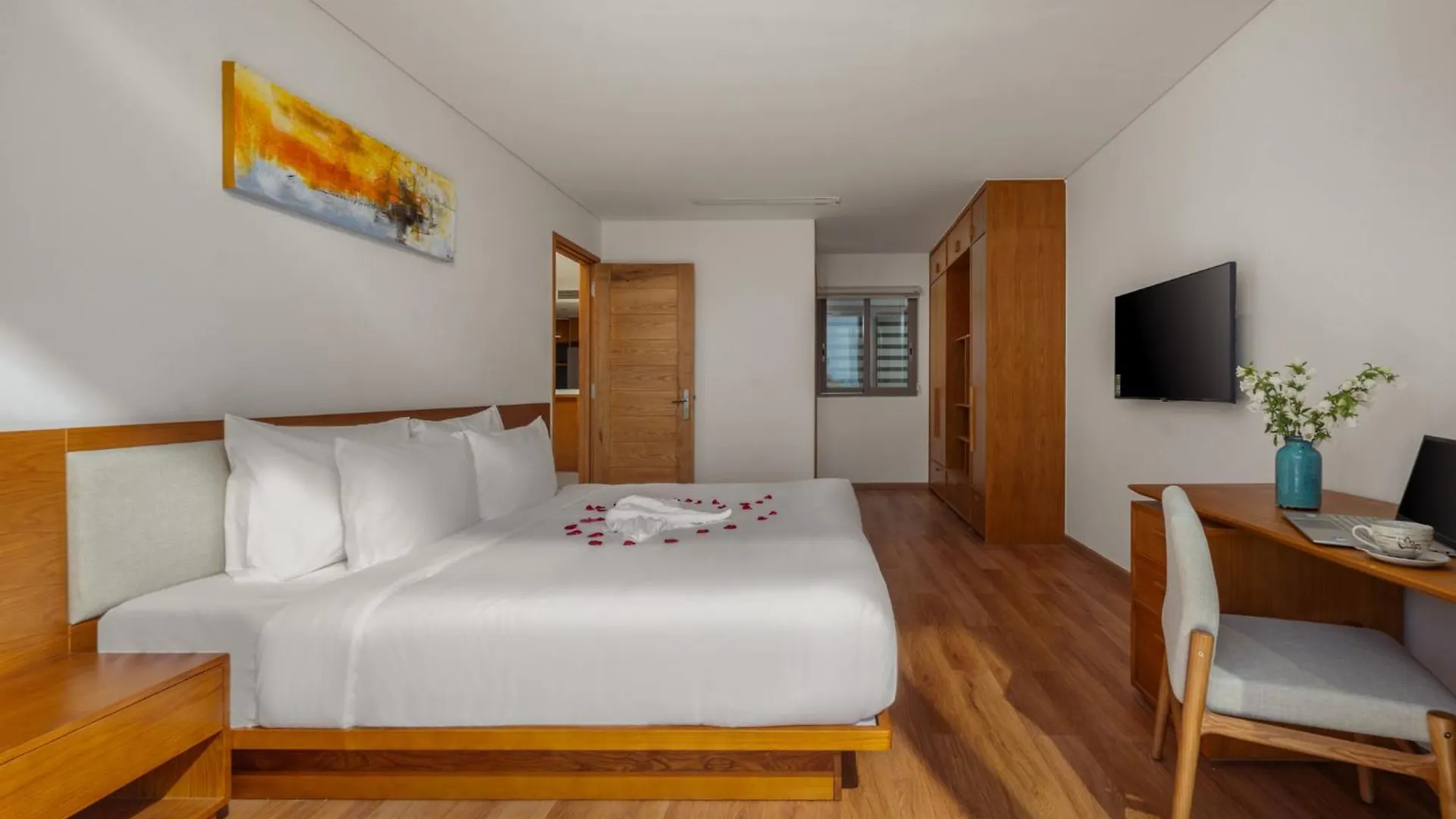 Vernal Hotel & Apartment Da Nang 0*,